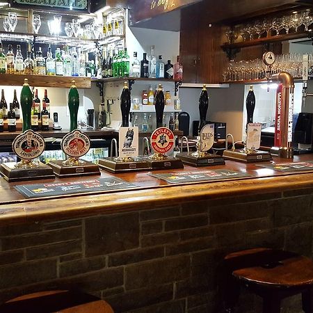 Hotel The Rose And Crown à Huddersfield Extérieur photo