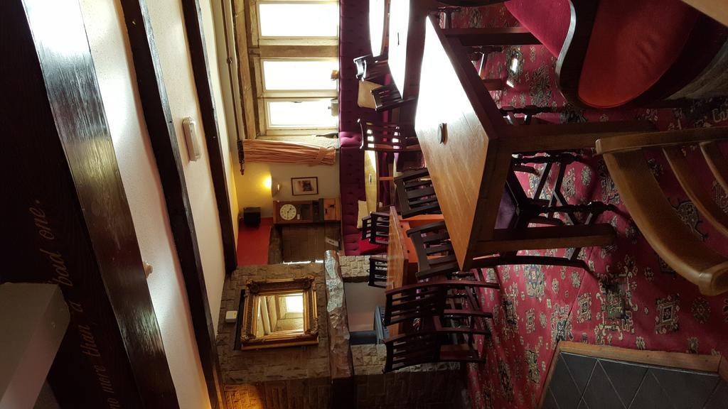 Hotel The Rose And Crown à Huddersfield Extérieur photo