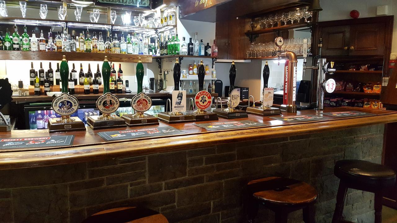 Hotel The Rose And Crown à Huddersfield Extérieur photo